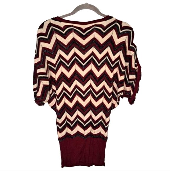 Allegra Black Ivory Burgundy Chevron Dolman Sleeved Top Size Medium - Picture 2 of 7